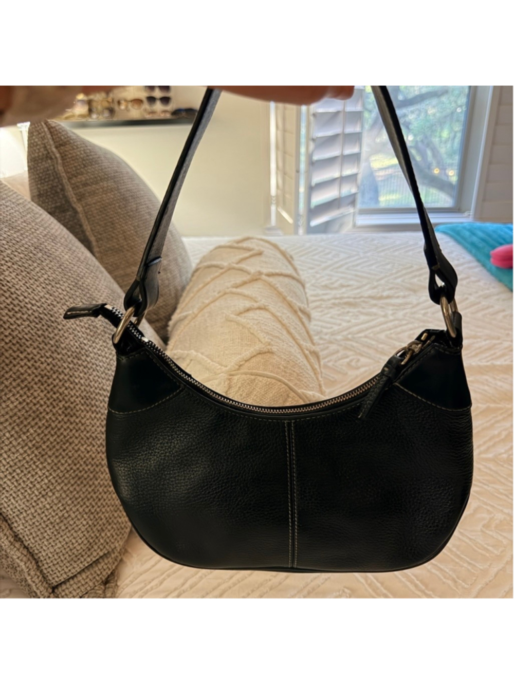 Dooney & Bourke Black Pebbled Leather Shoulder Bag Hobo Zip Top Small - Picture 6 of 16